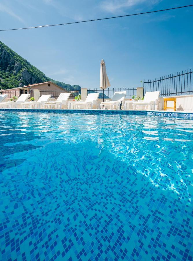 Appartement Boka Bay à Kotor Extérieur photo